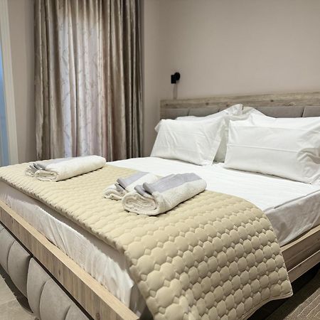 Hotel Kseal Пермет Екстер'єр фото