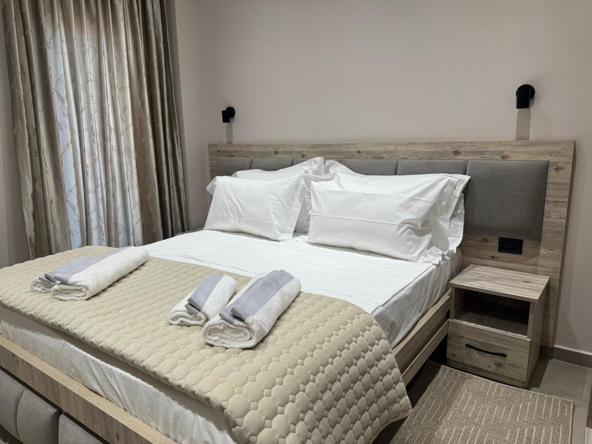 Hotel Kseal Пермет Екстер'єр фото