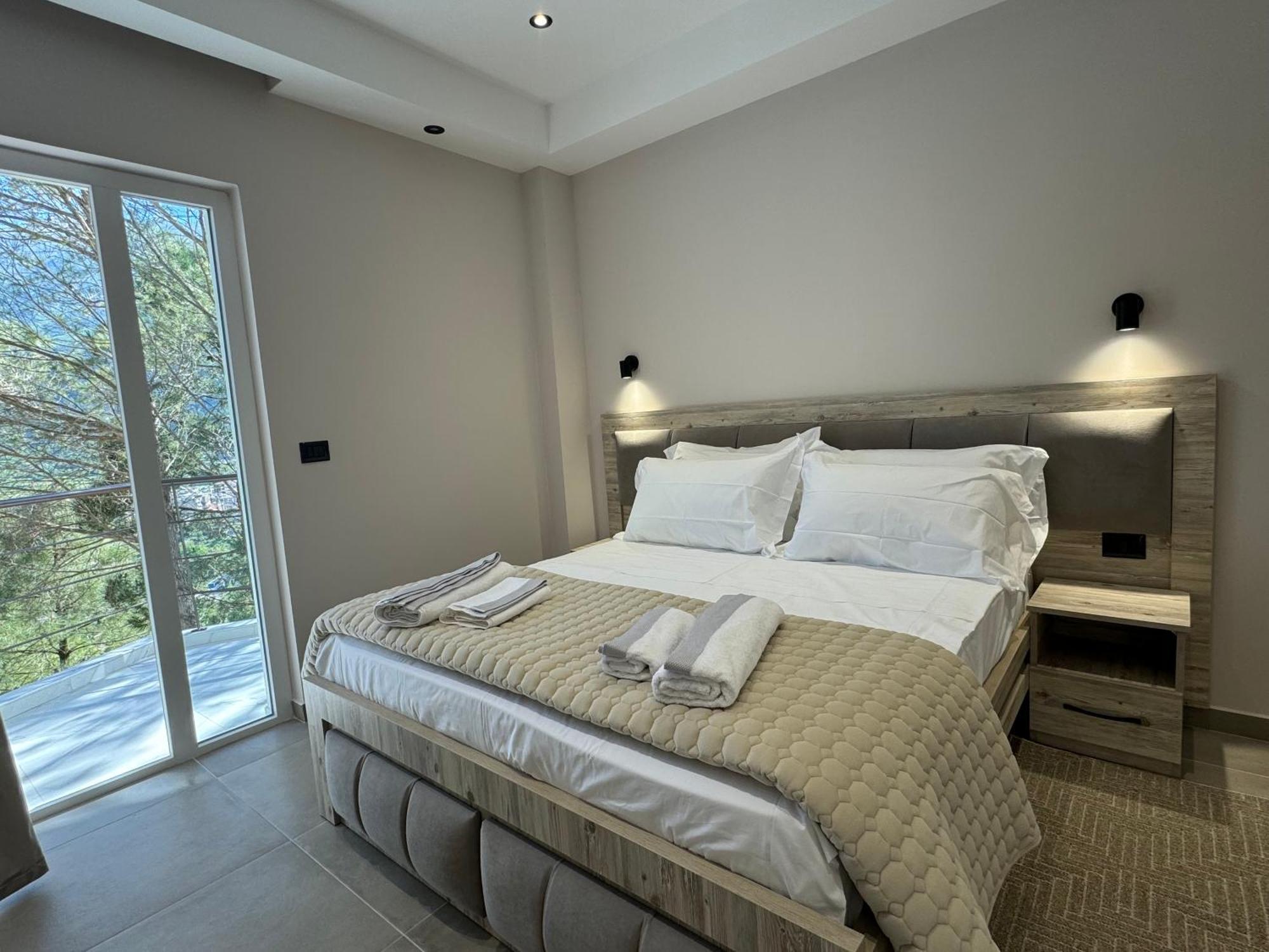 Hotel Kseal Пермет Екстер'єр фото