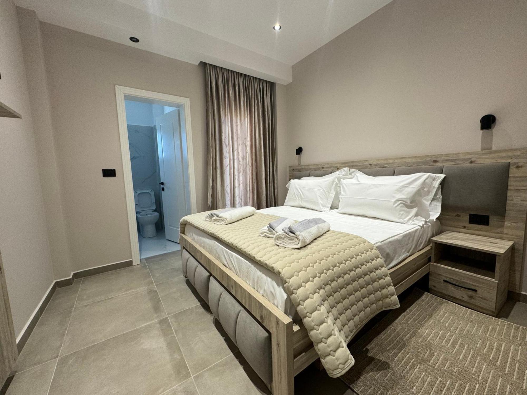 Hotel Kseal Пермет Екстер'єр фото