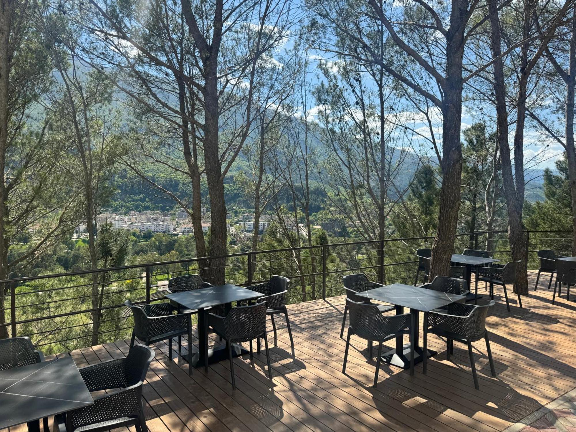 Hotel Kseal Пермет Екстер'єр фото