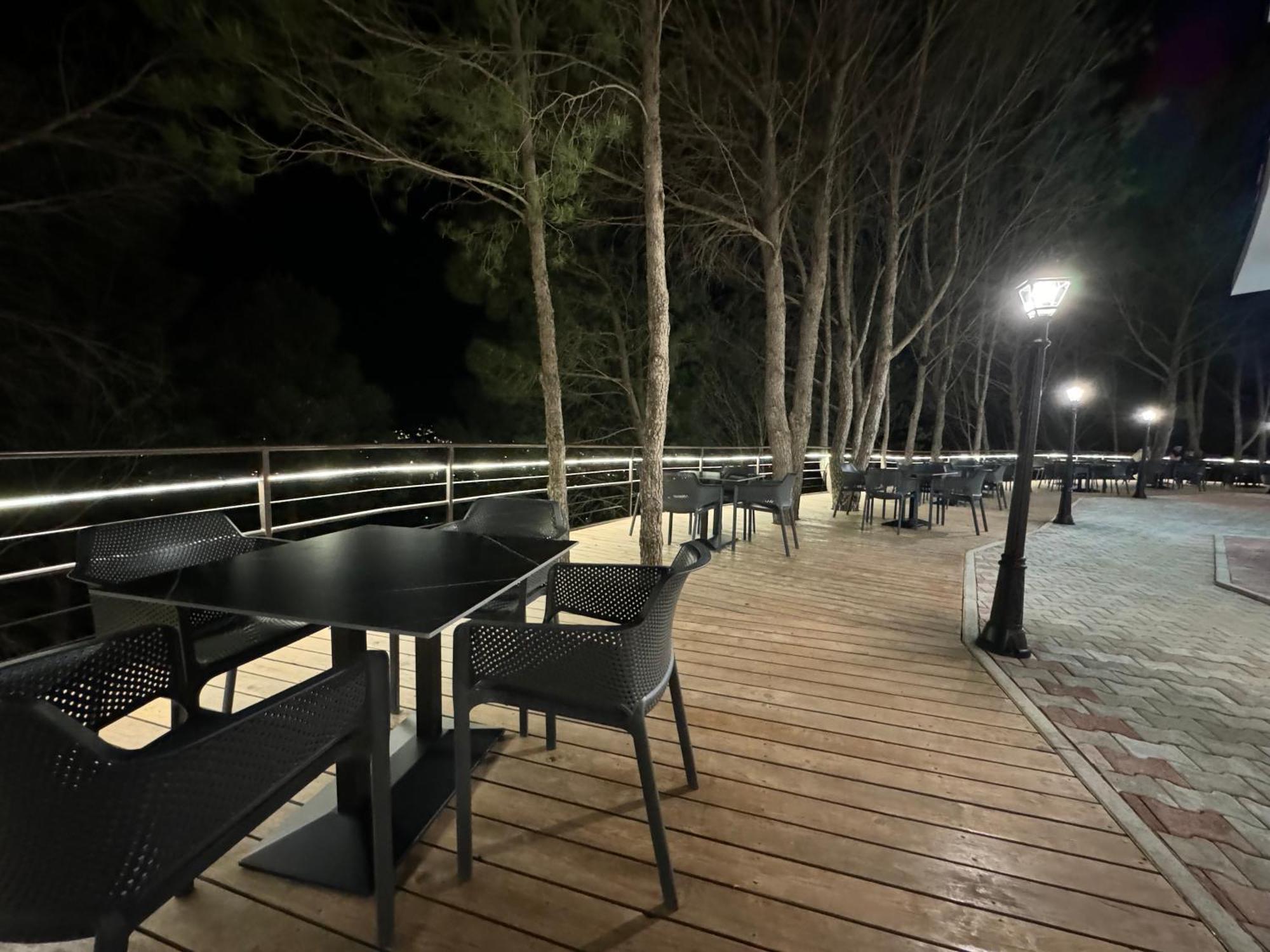 Hotel Kseal Пермет Екстер'єр фото