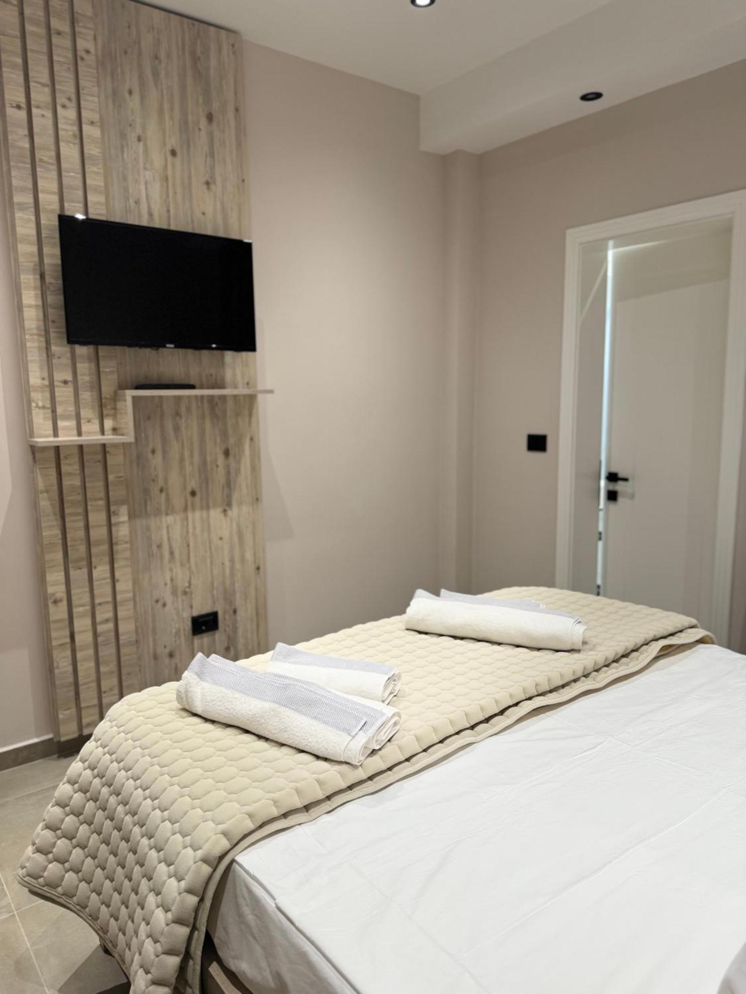 Hotel Kseal Пермет Екстер'єр фото