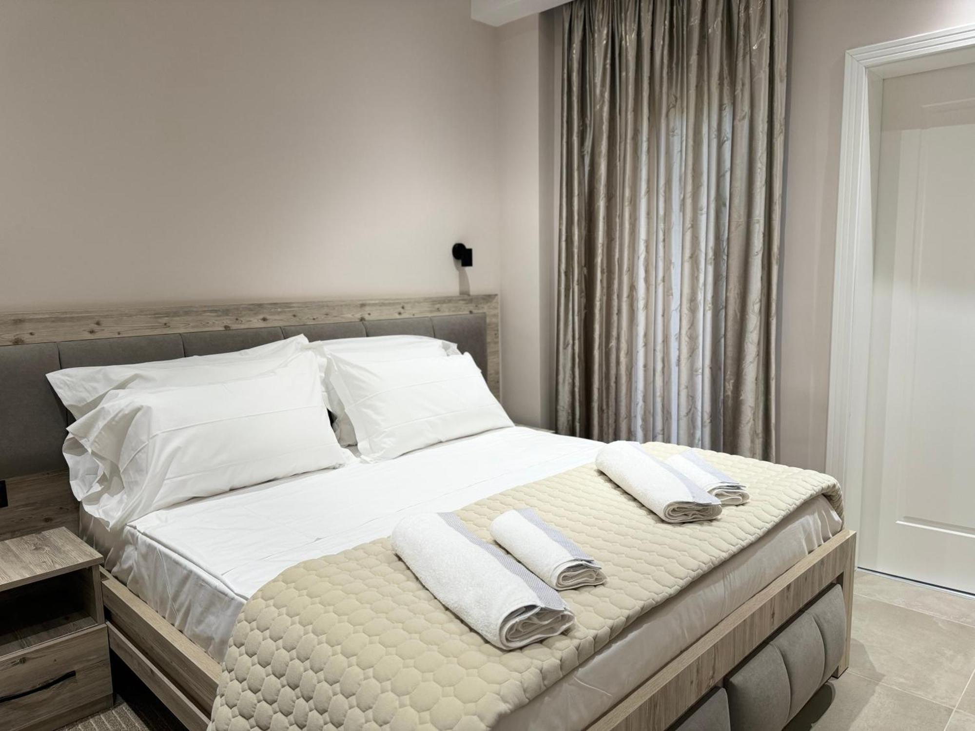 Hotel Kseal Пермет Екстер'єр фото