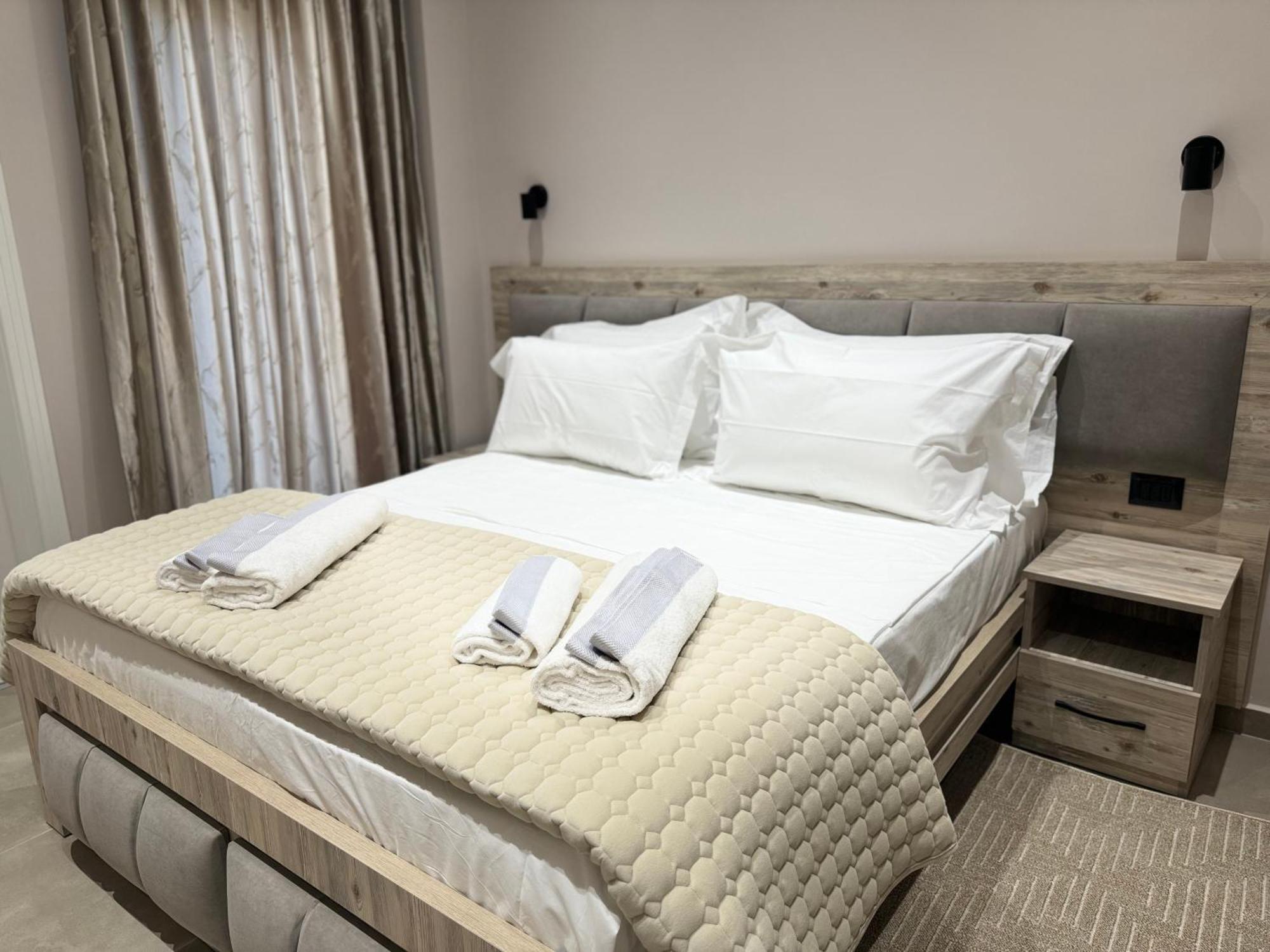 Hotel Kseal Пермет Екстер'єр фото