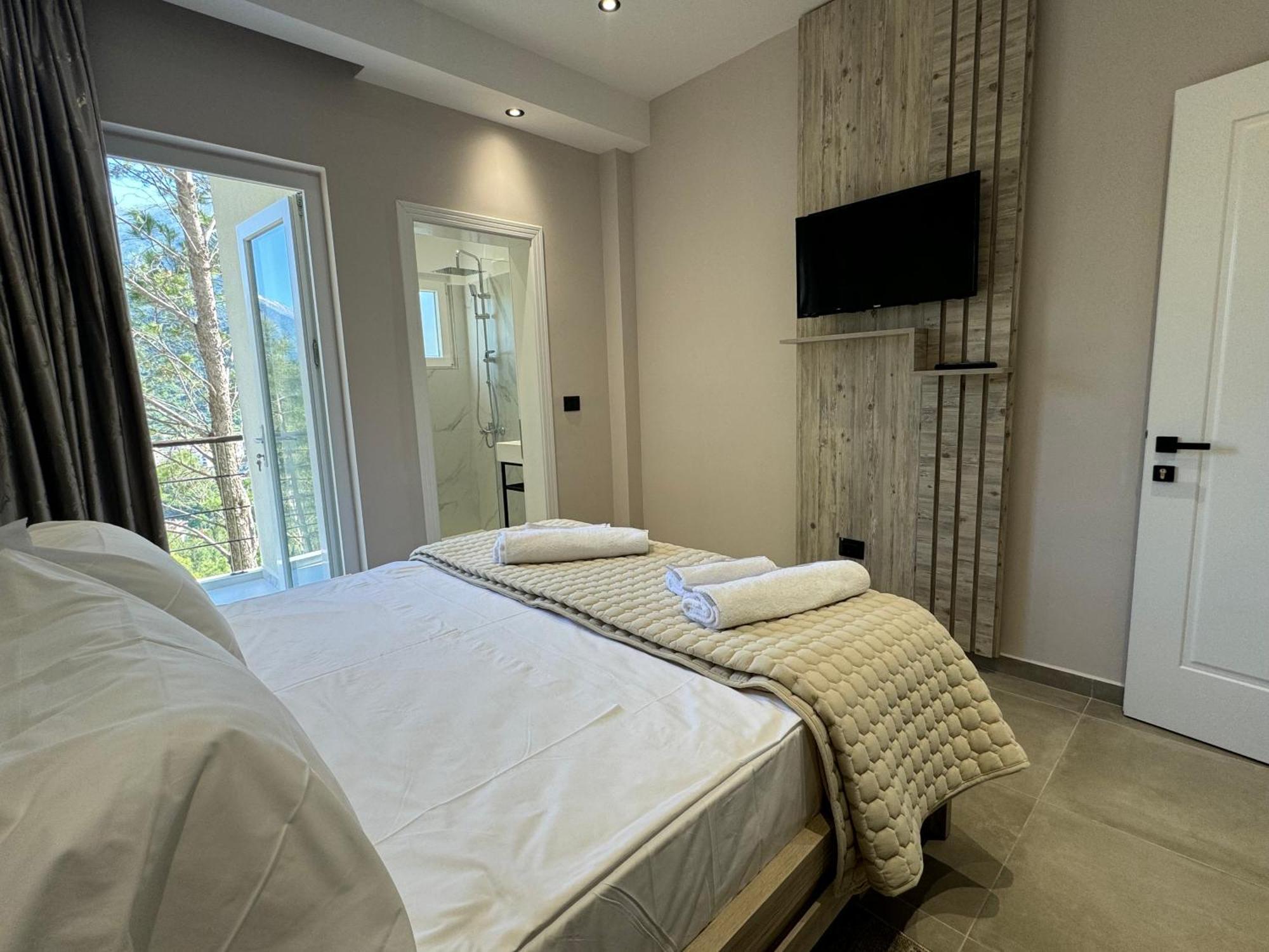 Hotel Kseal Пермет Екстер'єр фото