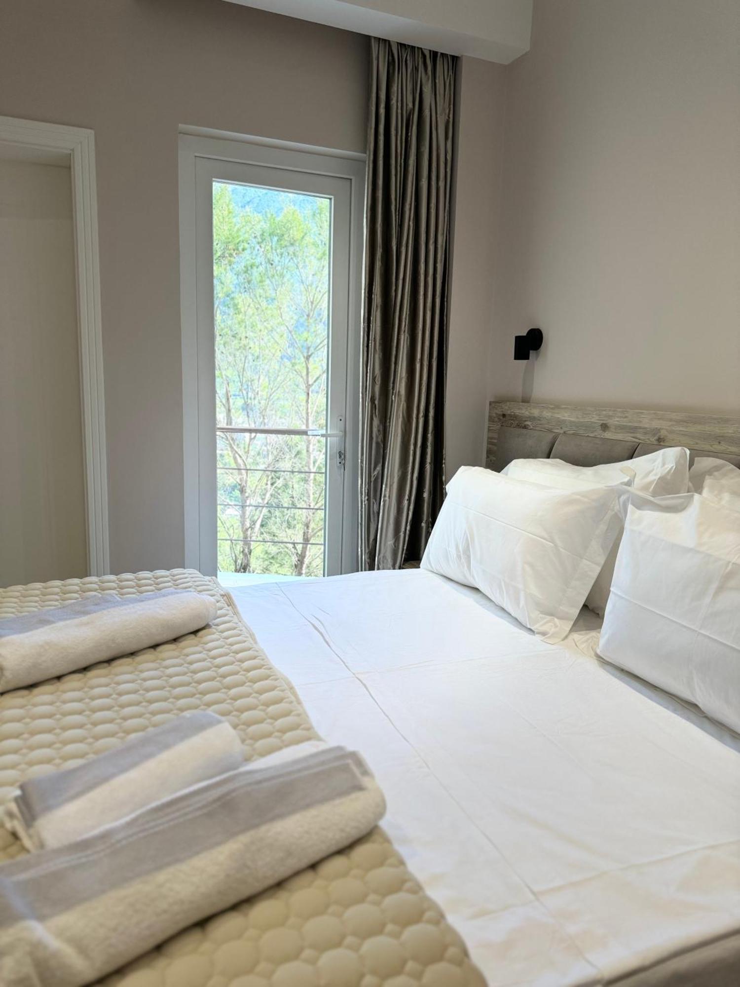 Hotel Kseal Пермет Екстер'єр фото