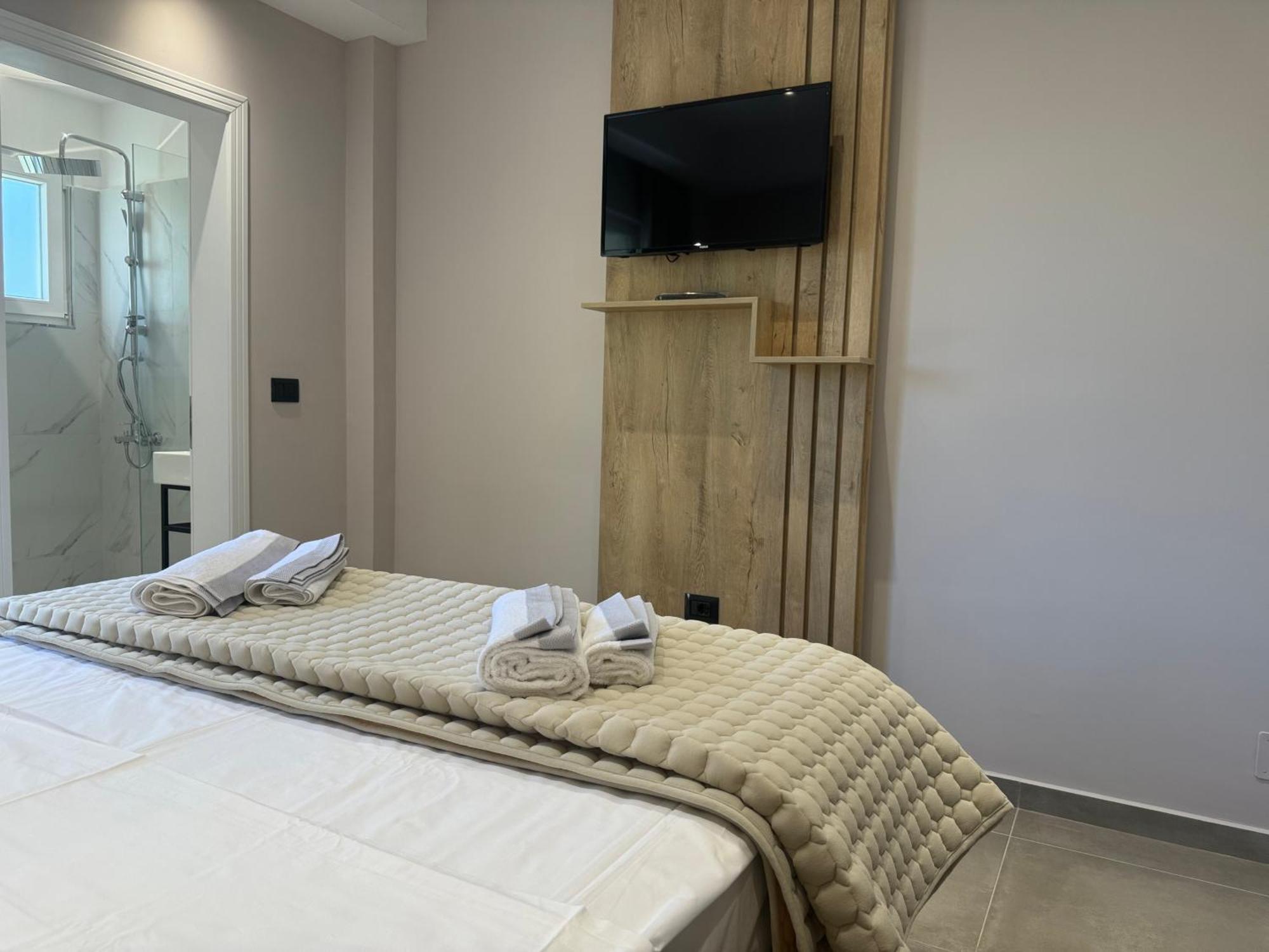 Hotel Kseal Пермет Екстер'єр фото