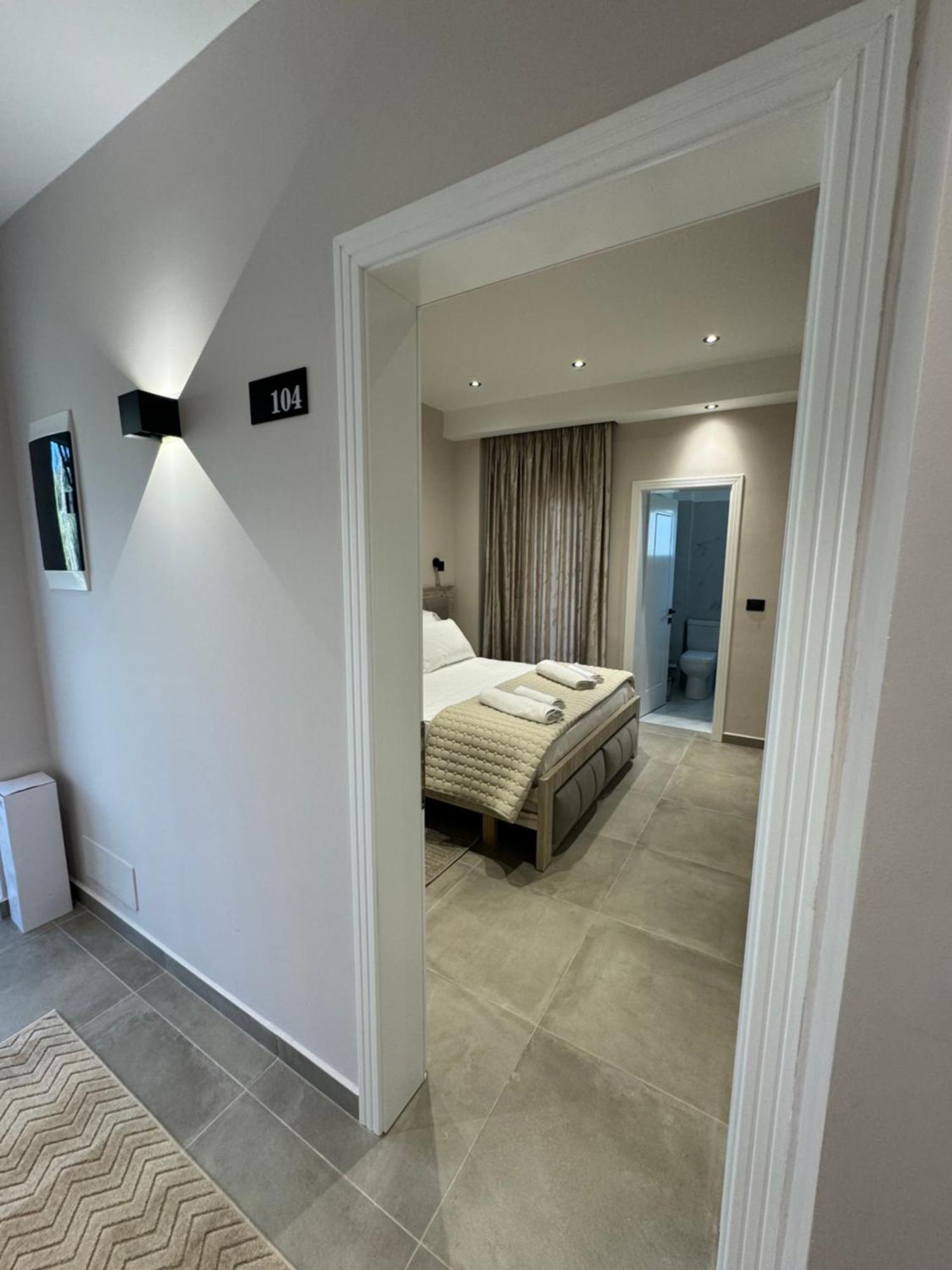 Hotel Kseal Пермет Екстер'єр фото