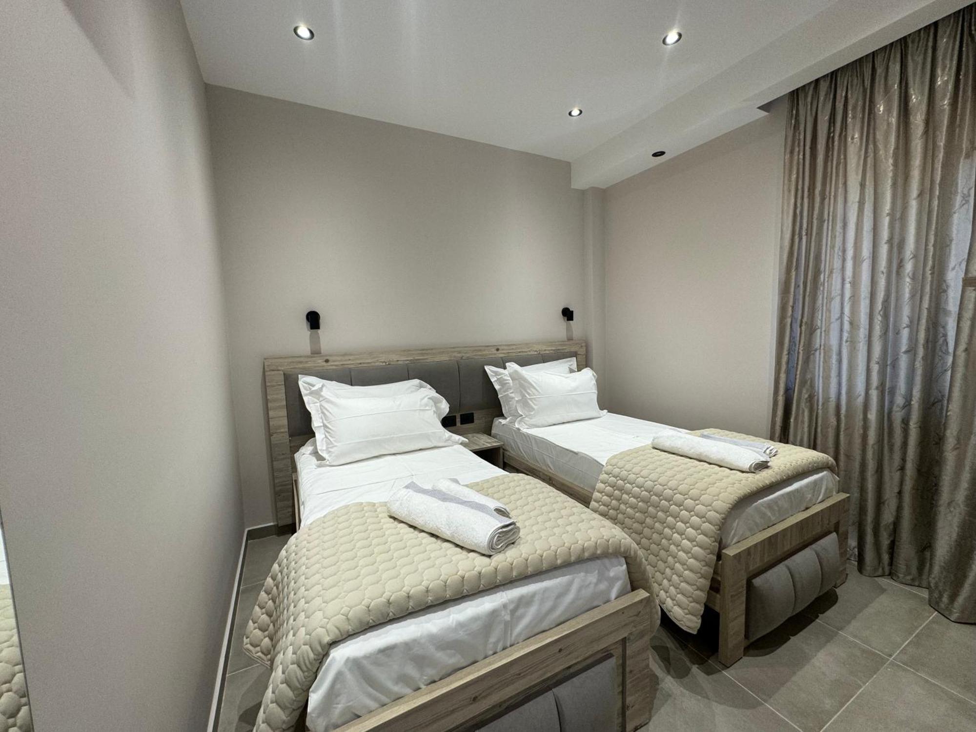 Hotel Kseal Пермет Екстер'єр фото