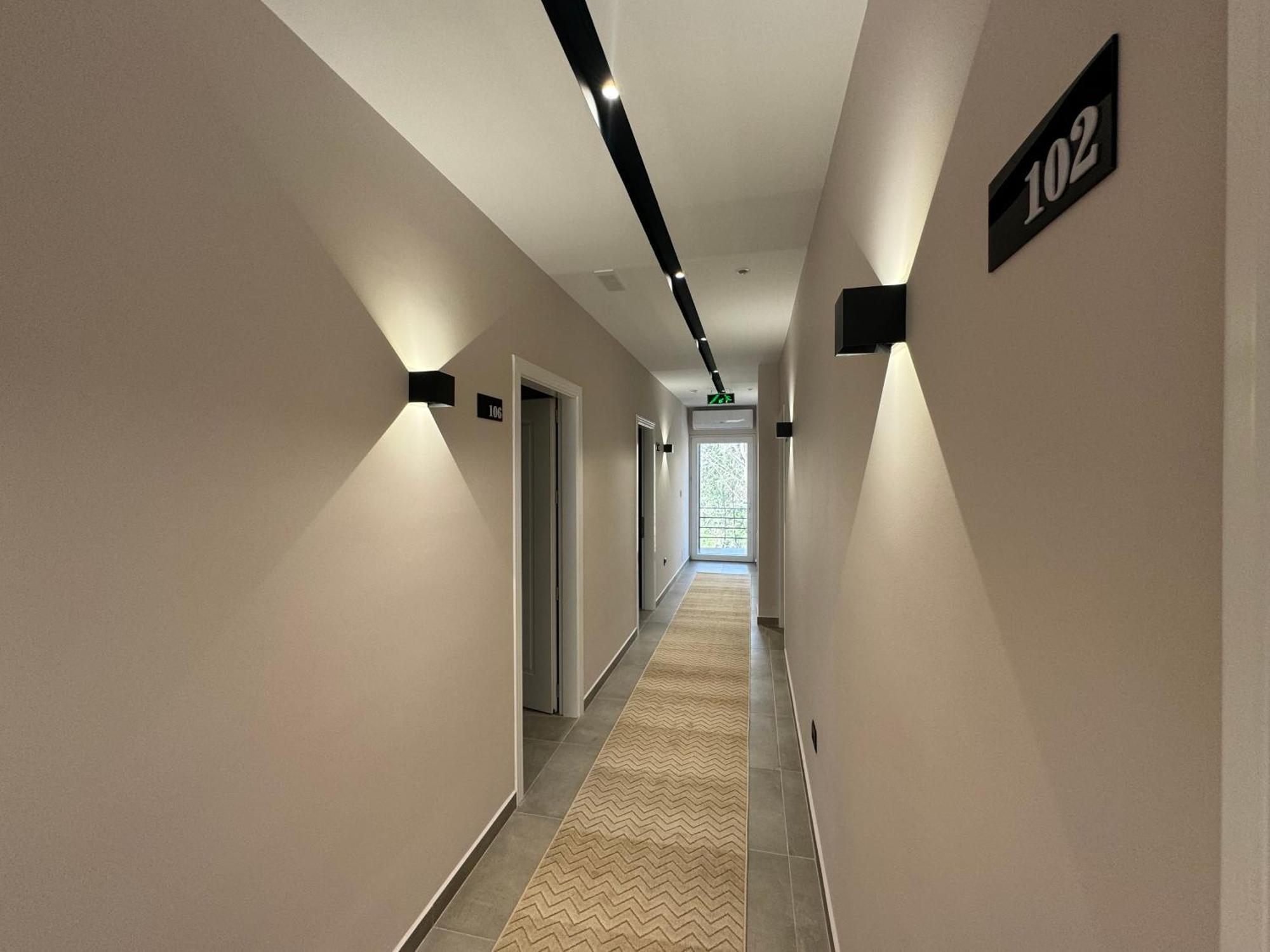 Hotel Kseal Пермет Екстер'єр фото