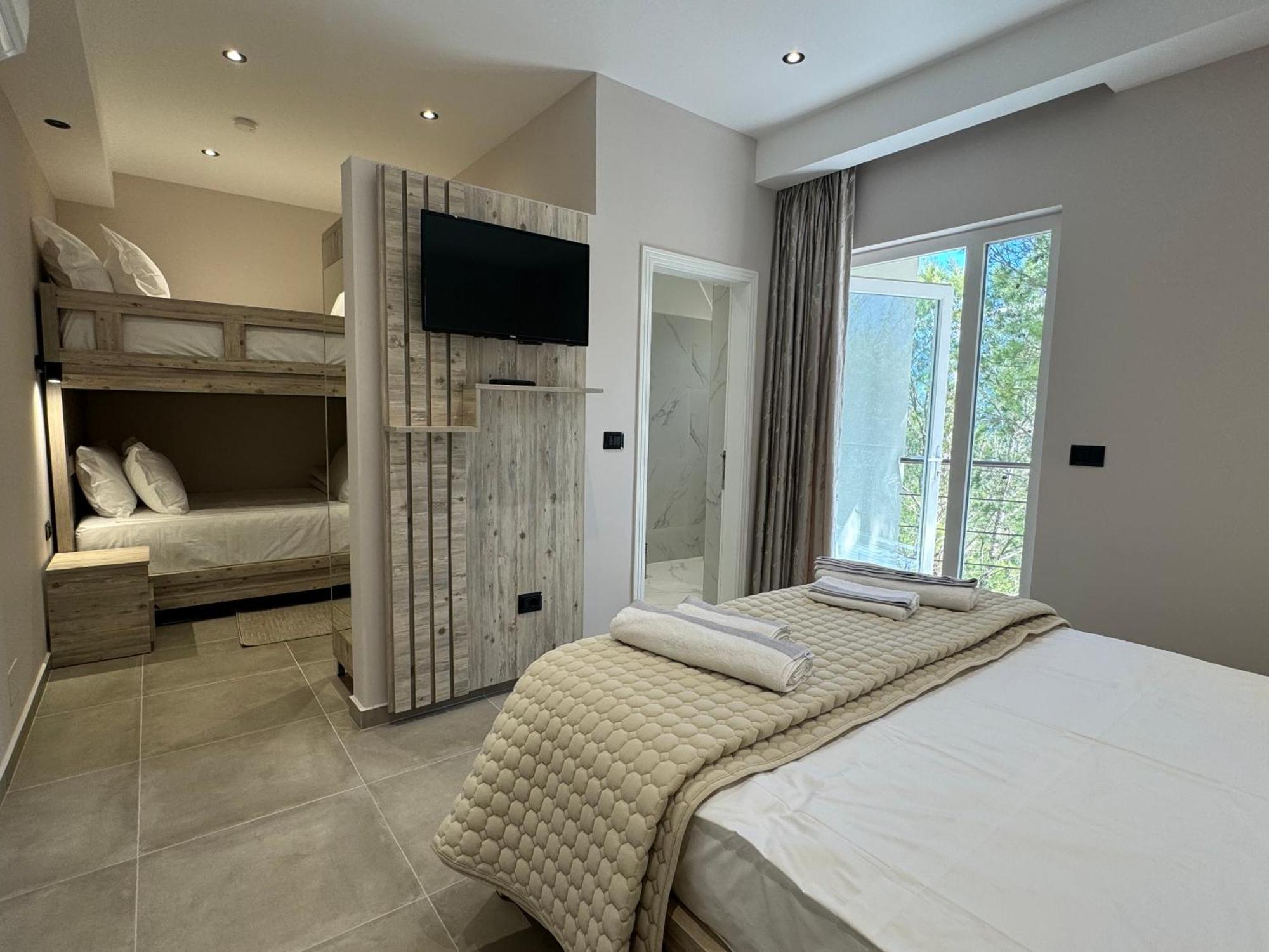 Hotel Kseal Пермет Екстер'єр фото